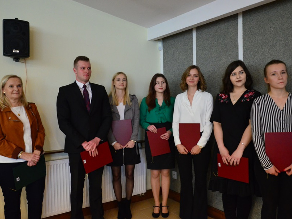 Stypendia dla najzdolniejszych studentów z gminy Łowicz