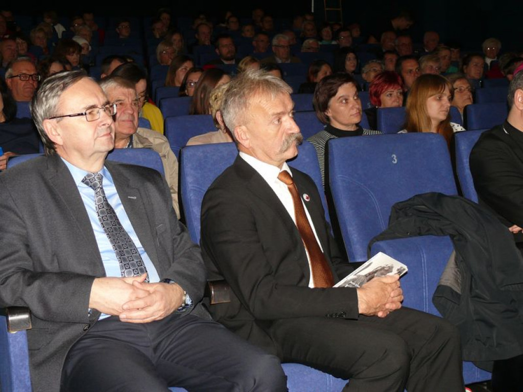 Ciekawa książka o łowickich cmentarzach