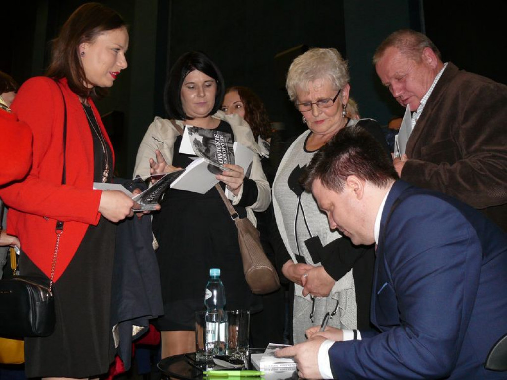 Ciekawa książka o łowickich cmentarzach