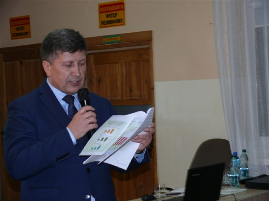 Burmistrz Głowna spotkał się z mieszkańcami w sprawie podwyżek opłat za śmieci