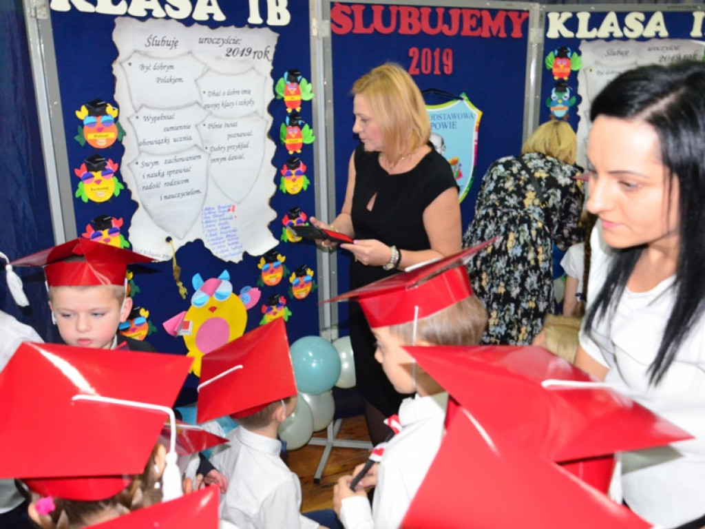 Ślubowanie pierwszaków w Popowie