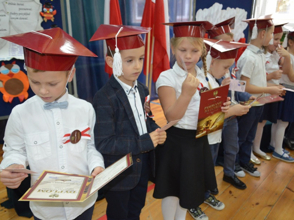 Ślubowanie pierwszaków w Popowie