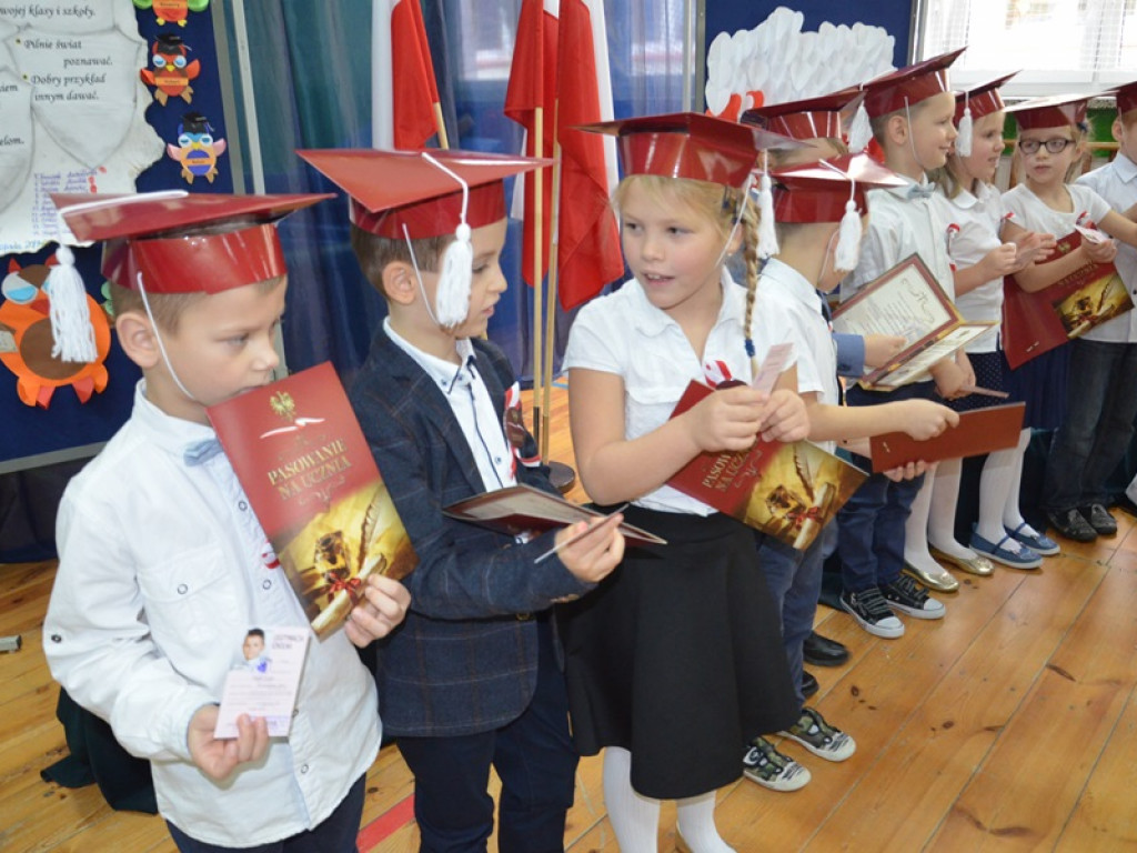 Ślubowanie pierwszaków w Popowie