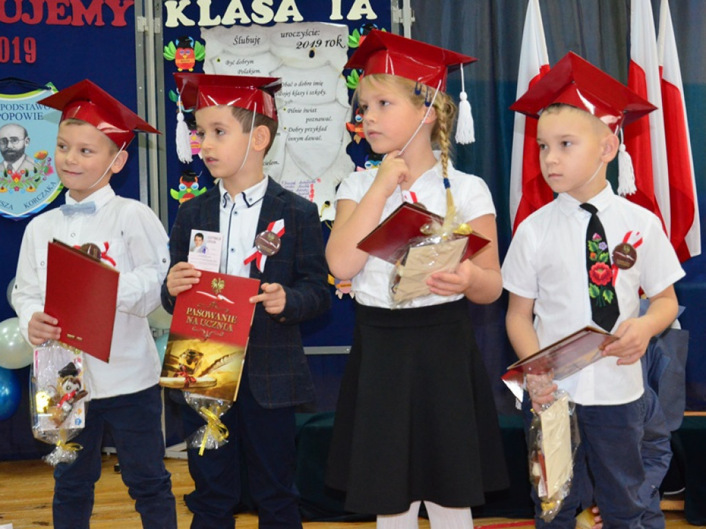 Ślubowanie pierwszaków w Popowie
