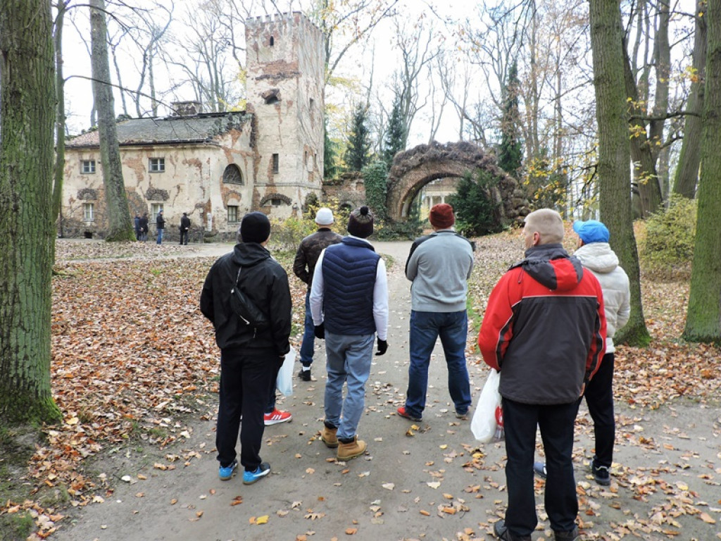 Więźniowie odwiedzili park w Arkadii