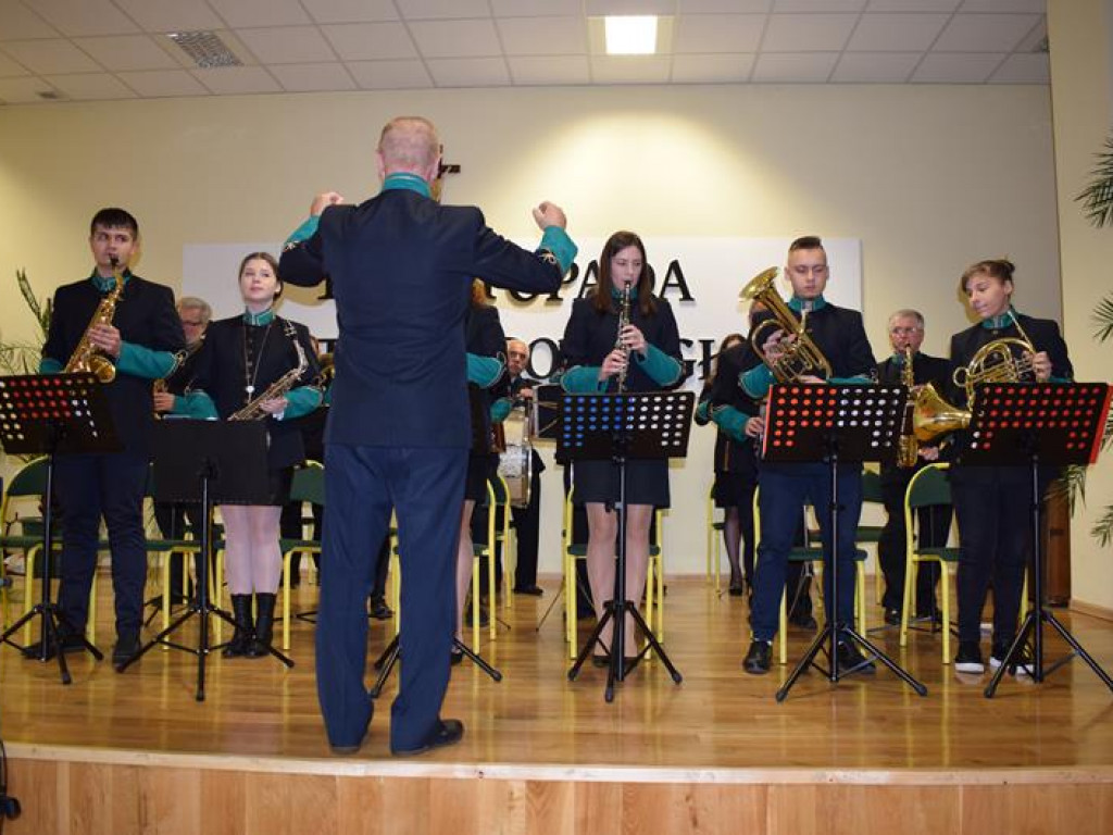 Artystycznie i patriotycznie w sali OSP w Sannikach