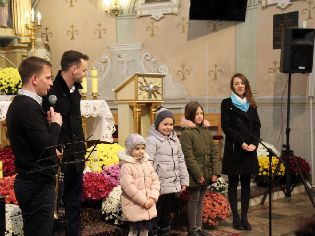 Kiernozia pamiętała: uroczysta msza i mini koncert