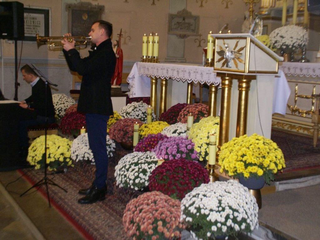 Kiernozia pamiętała: uroczysta msza i mini koncert