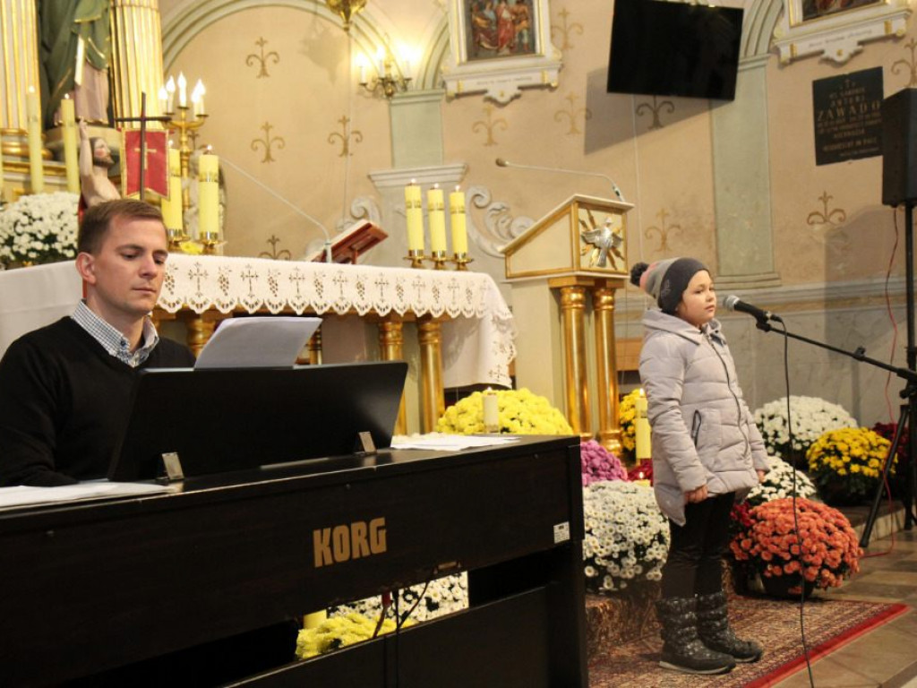 Kiernozia pamiętała: uroczysta msza i mini koncert