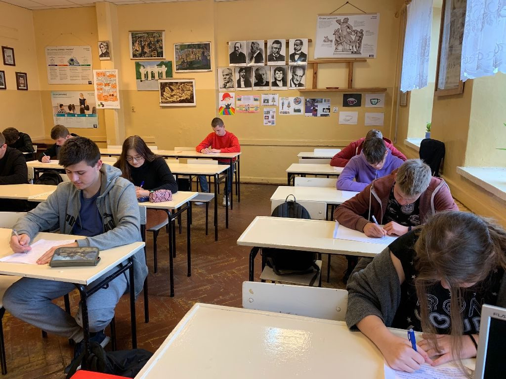 Zmagali się z zawiłościami polskiej ortografii