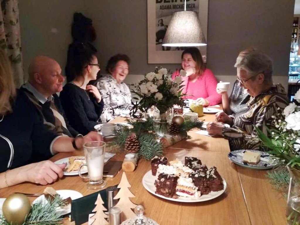 Zorganizowali mikołajkowy wieczór dla seniorów