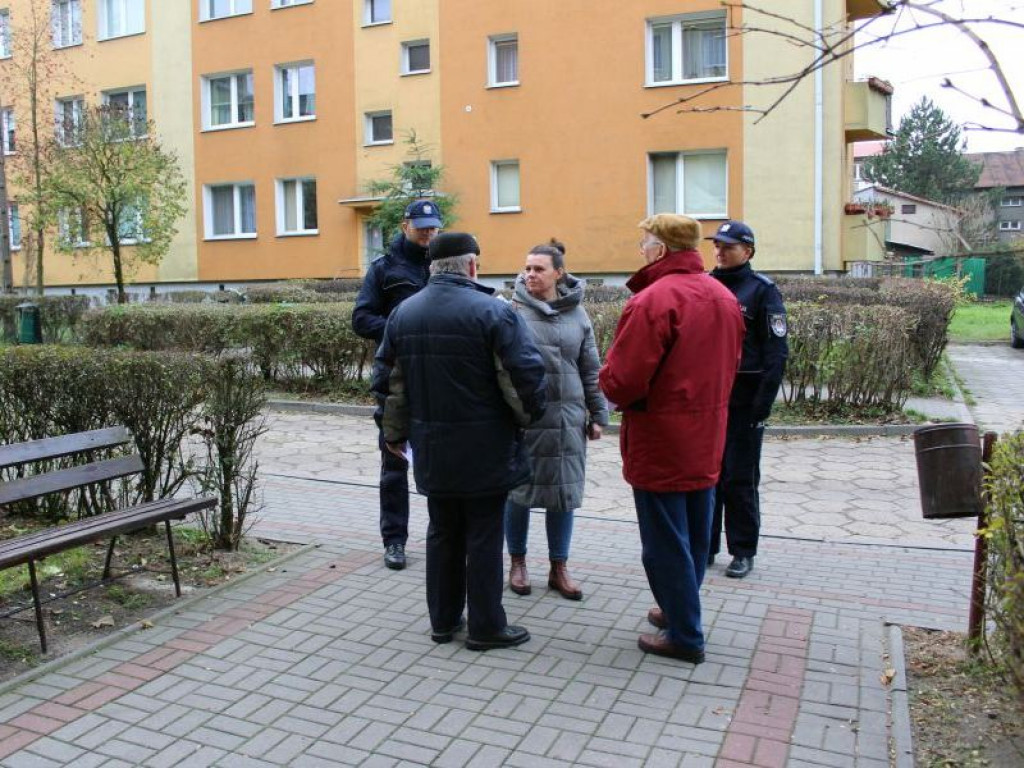Dzielnicowi ostrzegali przed naciągaczami
