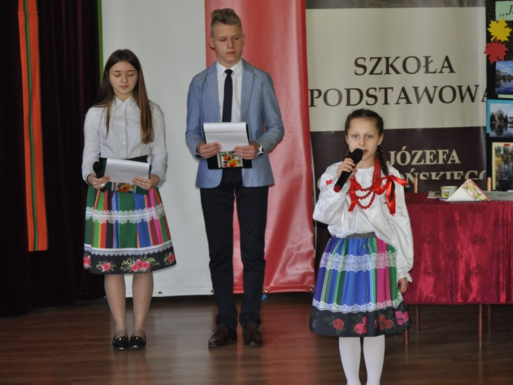 Uroczystości z okazji rocznicy urodzin patrona szkoły w Błędowie