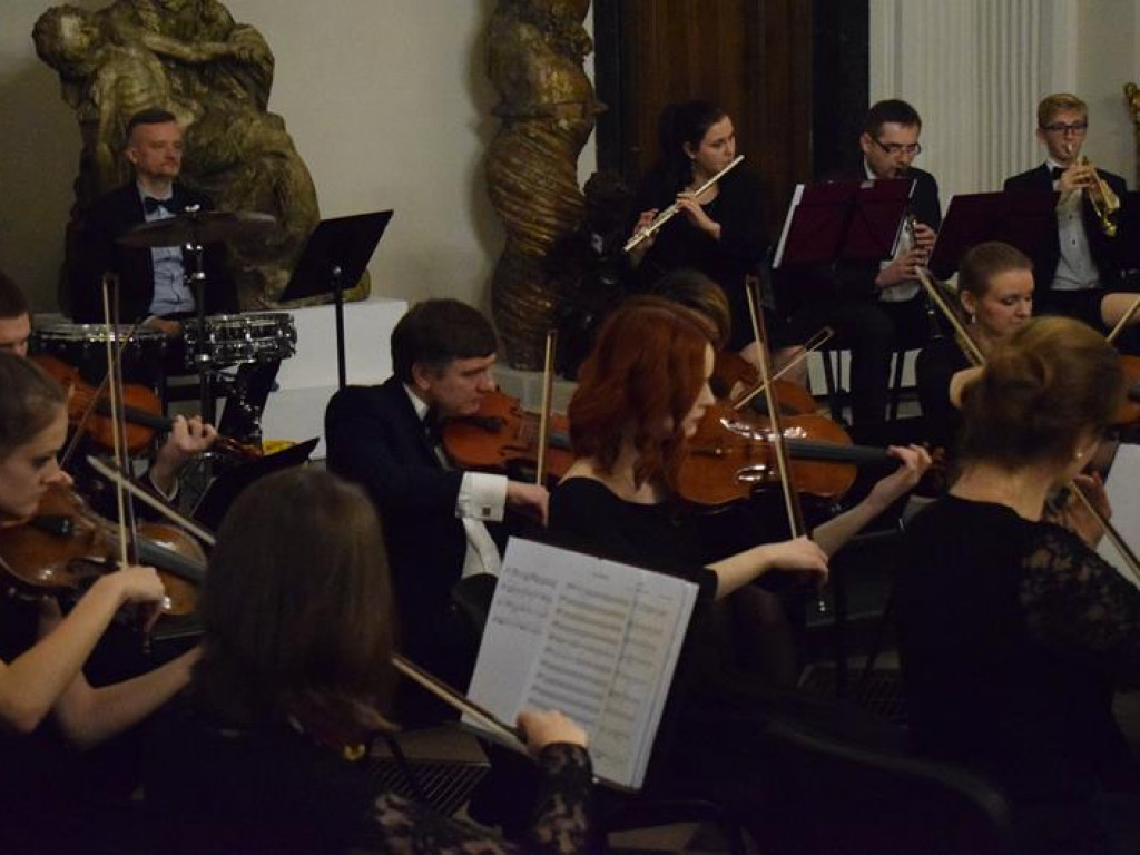 Koncert Moniuszkowski Łowickiej Orkiestry Kameralnej