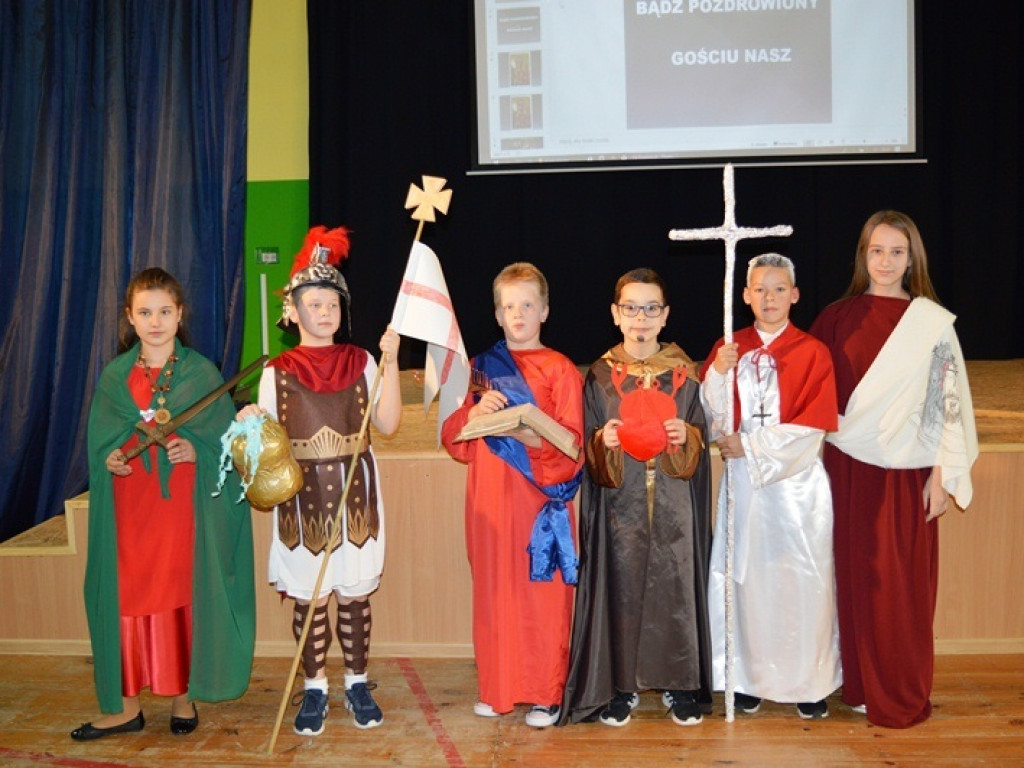 Wianuszek świętych powitał biskupa w Popowie