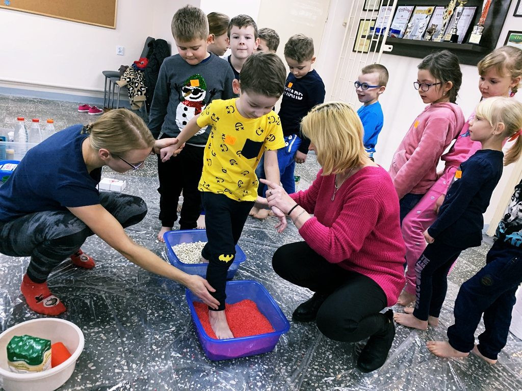 Multisensoryczne warsztaty mikołajkowe w Kiernozi