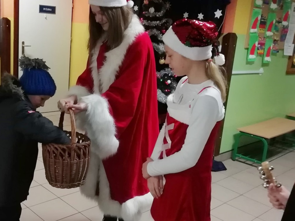 Mikołaj odwiedził szkołę w Popowie