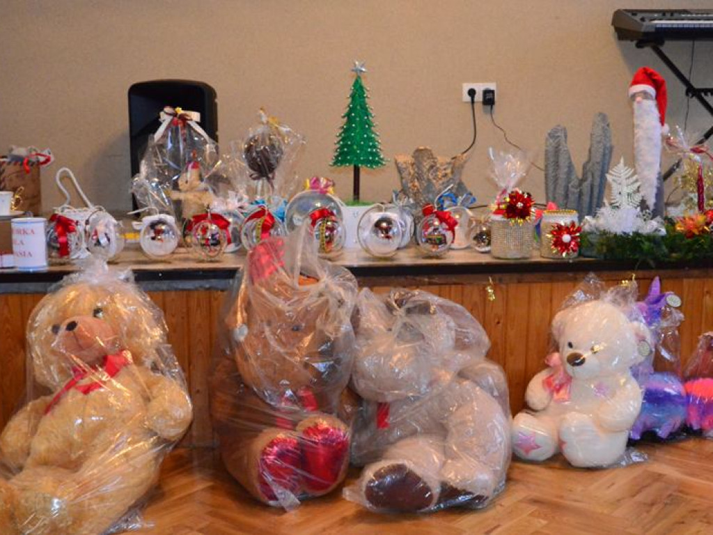 Wiele dobrych serc chce pomóc Adasiowi