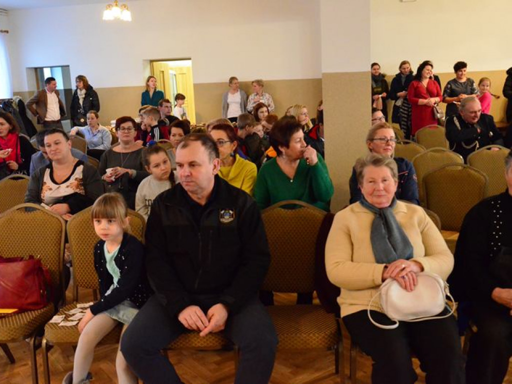 Wiele dobrych serc chce pomóc Adasiowi