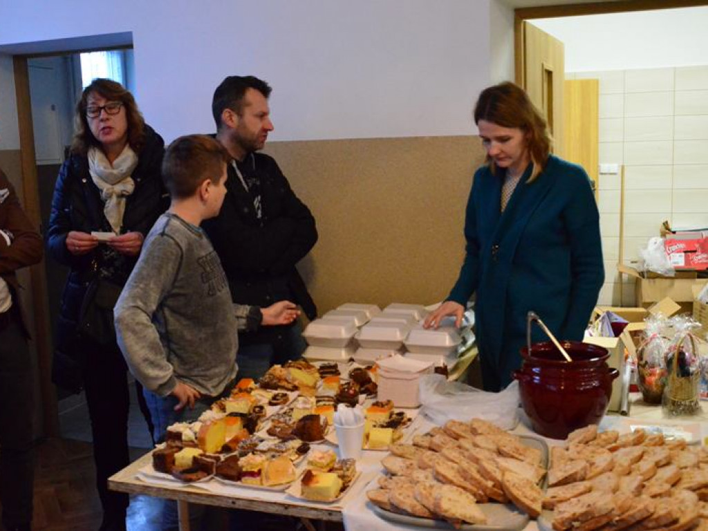 Wiele dobrych serc chce pomóc Adasiowi