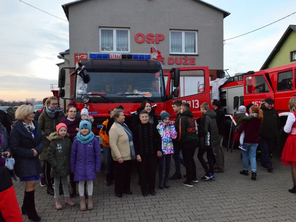 Wiele dobrych serc chce pomóc Adasiowi