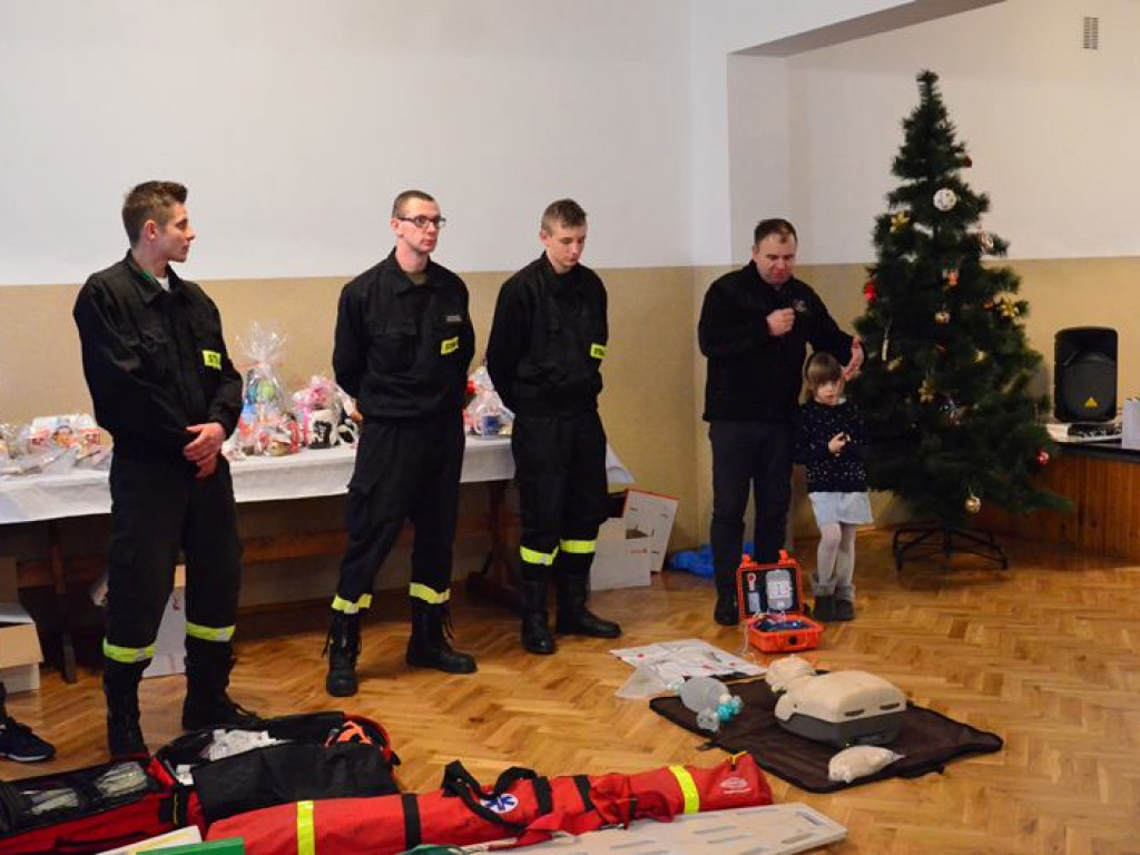 Wiele dobrych serc chce pomóc Adasiowi