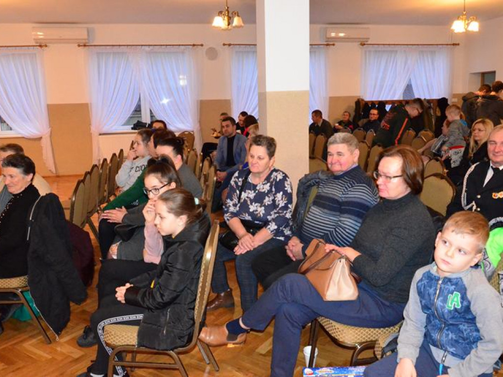 Wiele dobrych serc chce pomóc Adasiowi