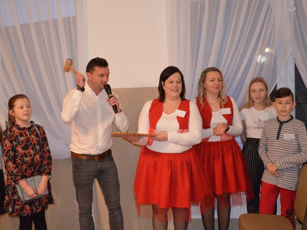 Wiele dobrych serc chce pomóc Adasiowi