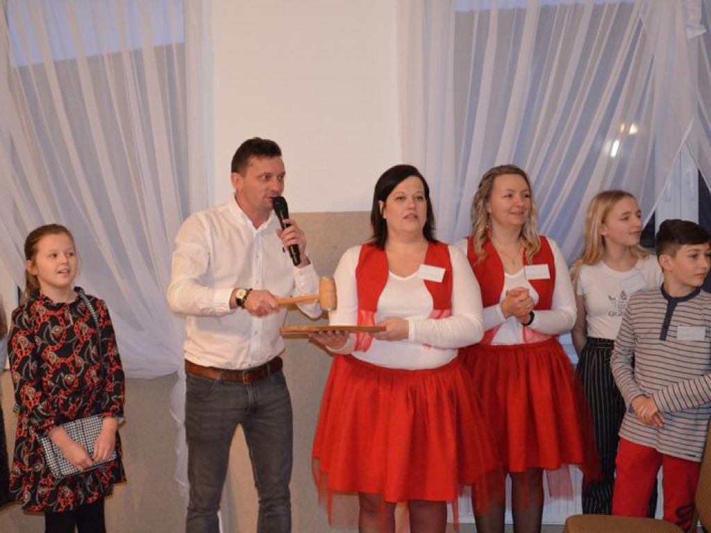 Wiele dobrych serc chce pomóc Adasiowi