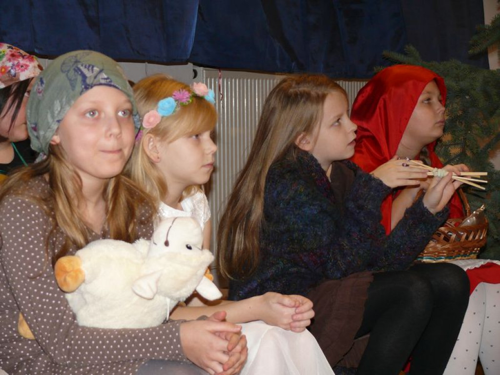 Występy i kiermasze w szkołach w Nieborowie i Dzierzgówku