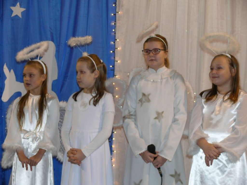 Występy i kiermasze w szkołach w Nieborowie i Dzierzgówku