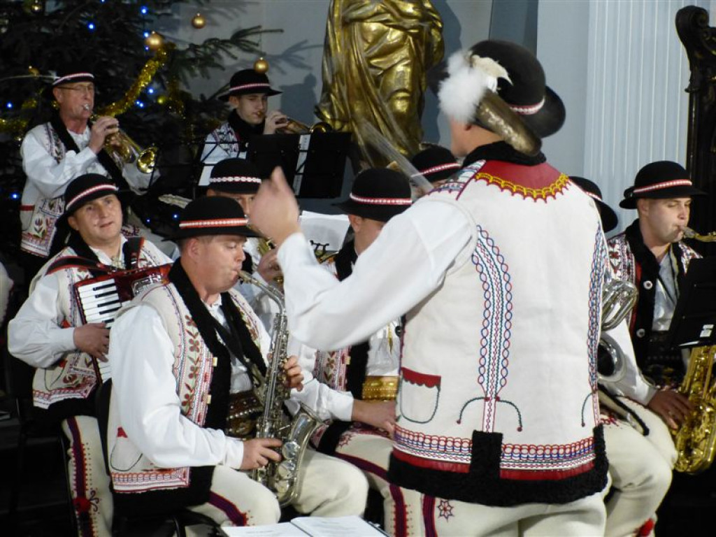 Miejsko-powiatowy opłatek z góralską orkiestrą