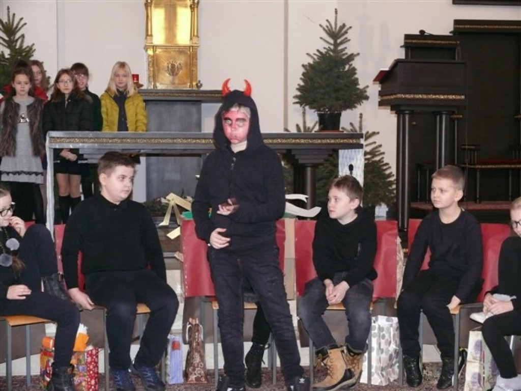 Spotkanie Małego Księcia z Jezusem - jasełka SP 3 w Głownie