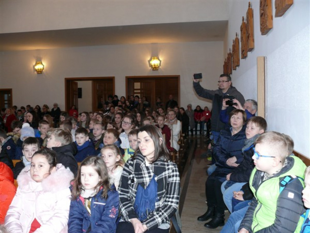 Spotkanie Małego Księcia z Jezusem - jasełka SP 3 w Głownie