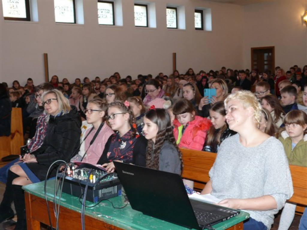 Spotkanie Małego Księcia z Jezusem - jasełka SP 3 w Głownie