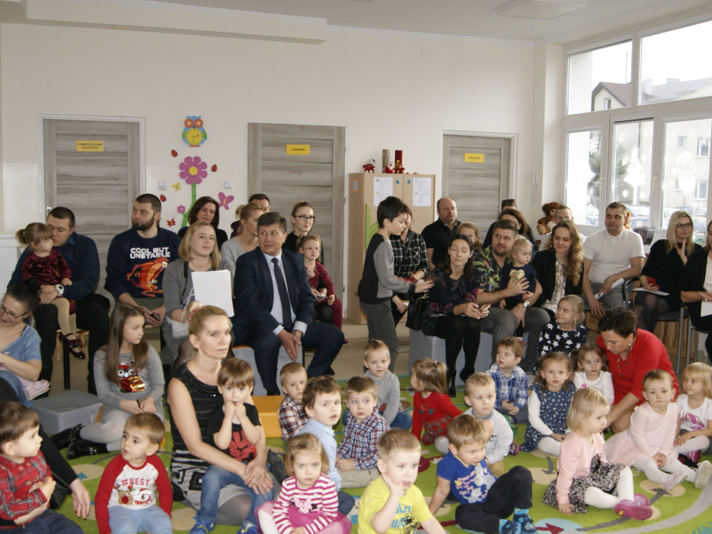 Kolędy na wesoło w Miejskim Żłobku w Głownie