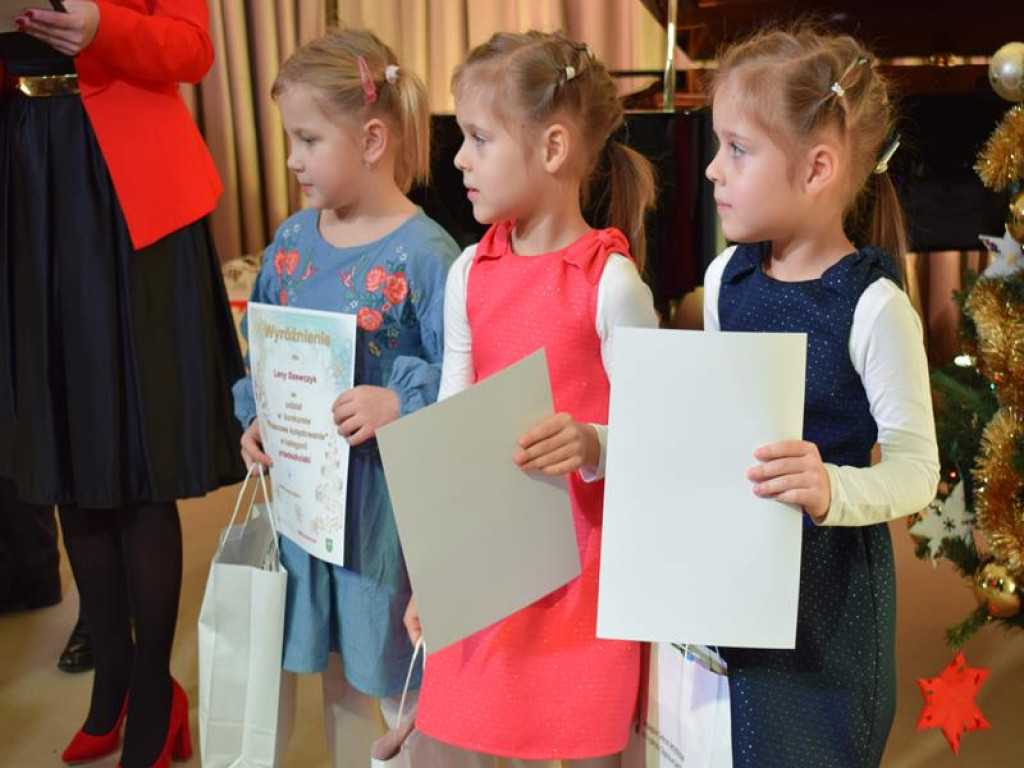 Wigilijne spotkanie z orkiestrą i laureatami konkursu w sannickim pałacu