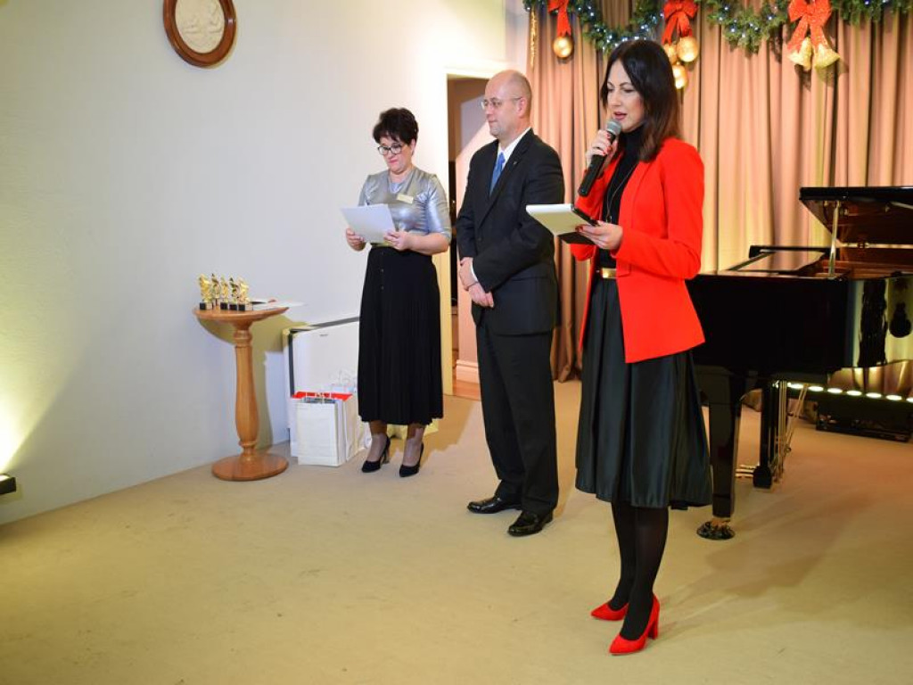 Wigilijne spotkanie z orkiestrą i laureatami konkursu w sannickim pałacu