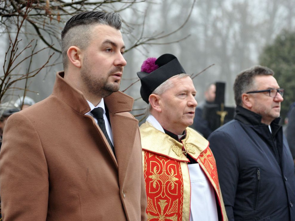 Odnowiona i poświęcona mogiła żołnierzy polskich w Domaniewicach