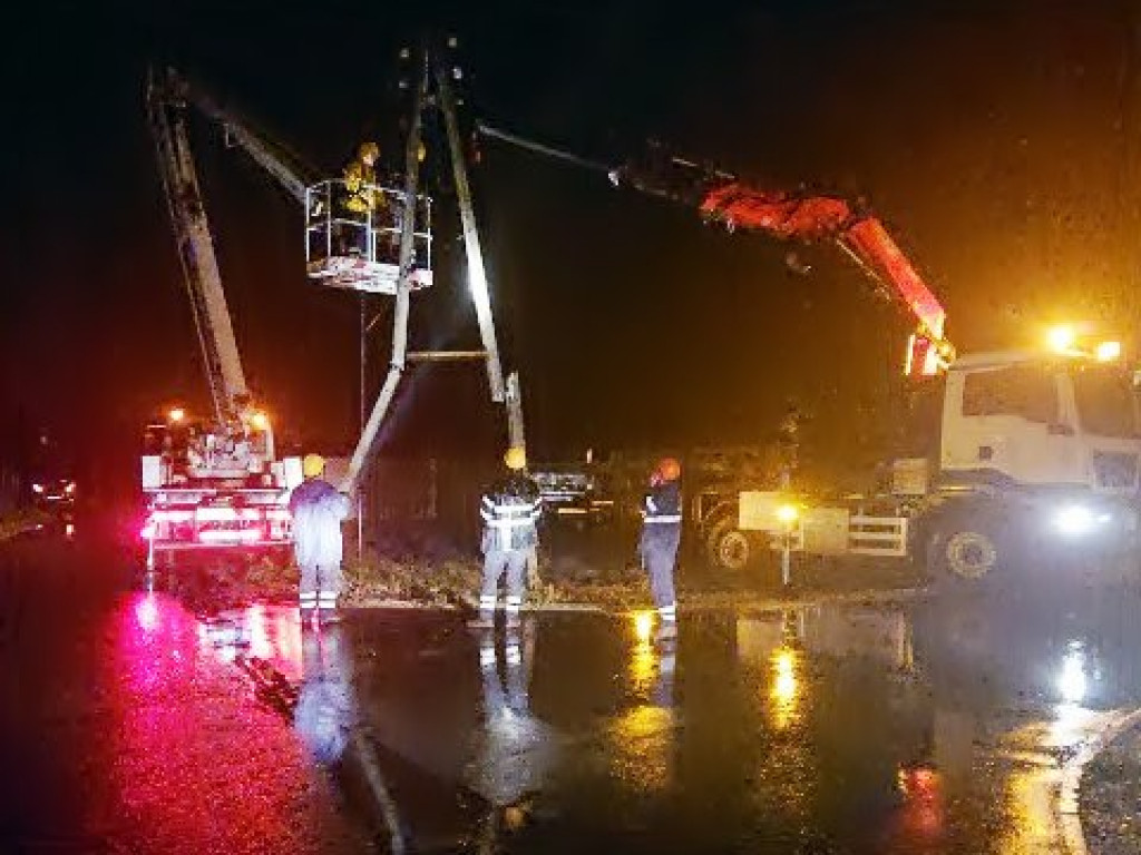 Uderzył w słup i uciekł? Bez prądu część Jastrzębi, Jamna i Łódzkiej