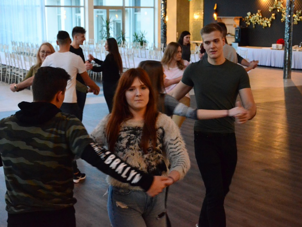 Trwają przygotowania przed studniówką w 