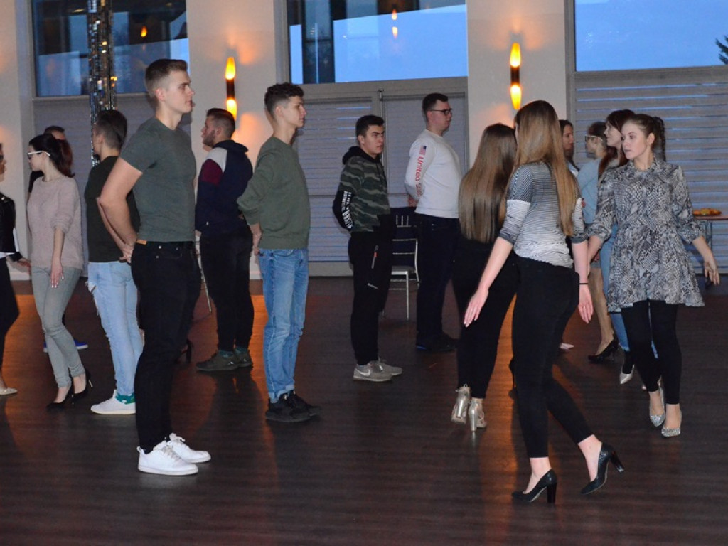 Trwają przygotowania przed studniówką w 