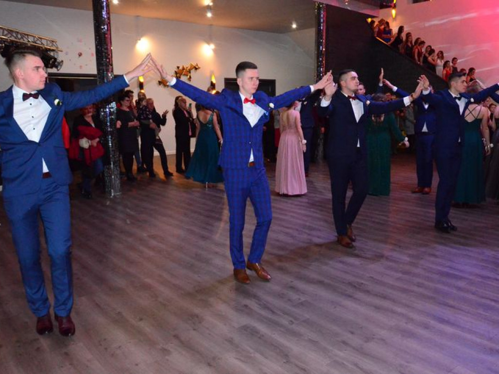 W Mediolanie bawią się maturzyści z 
