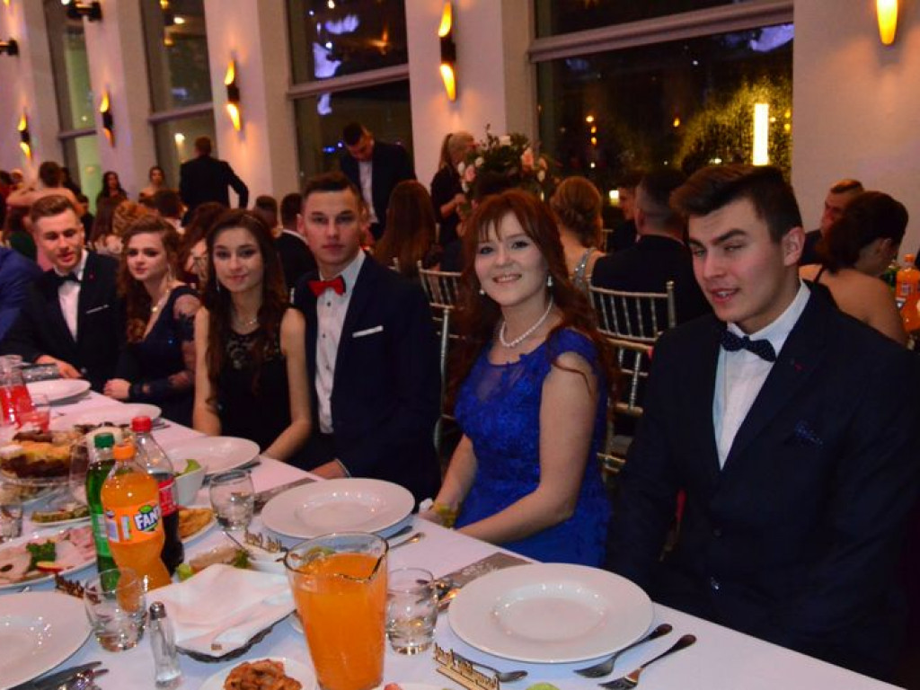 W Mediolanie bawią się maturzyści z 