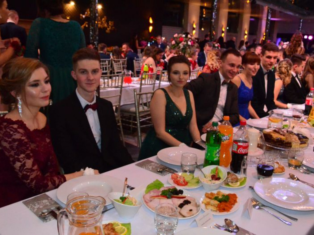 W Mediolanie bawią się maturzyści z 