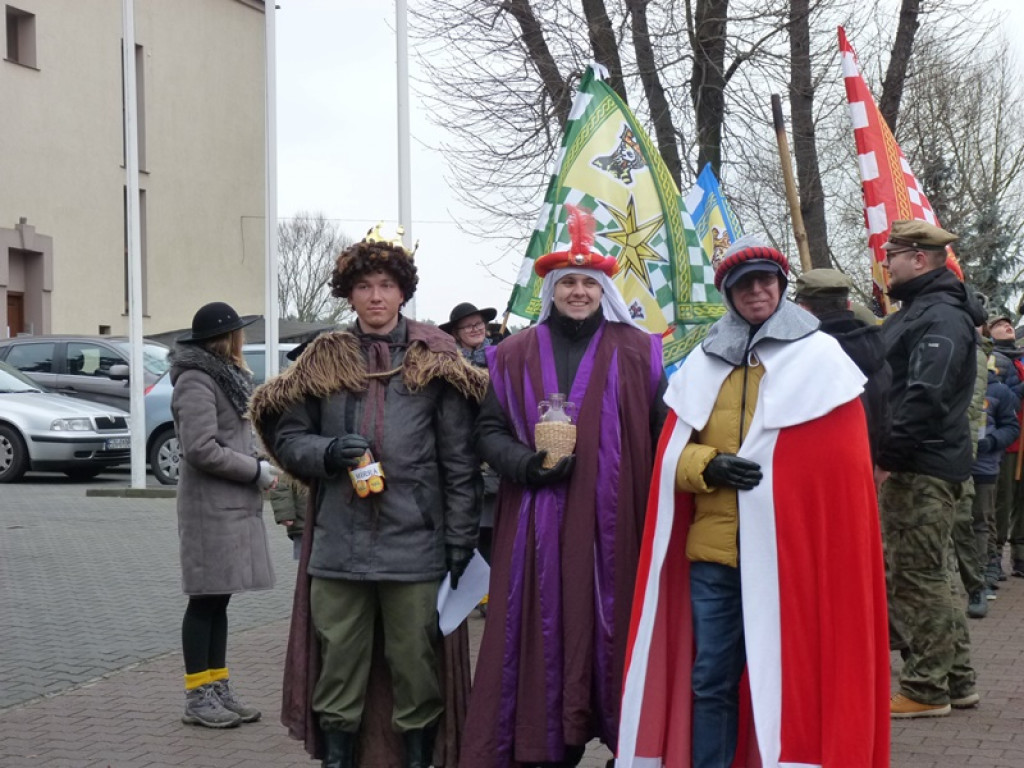 Królewski korowód na ulicach Głowna