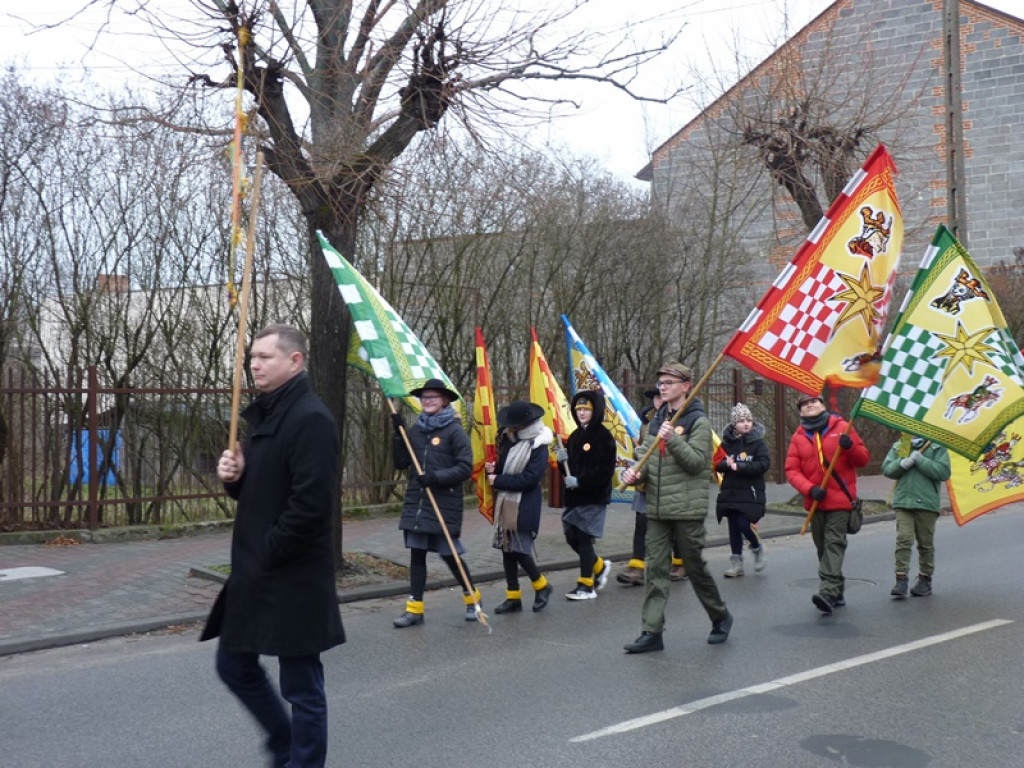 Królewski korowód na ulicach Głowna