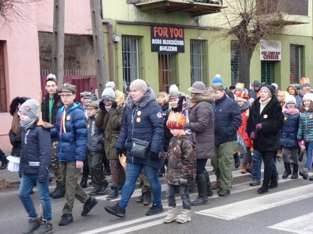 Królewski korowód na ulicach Głowna