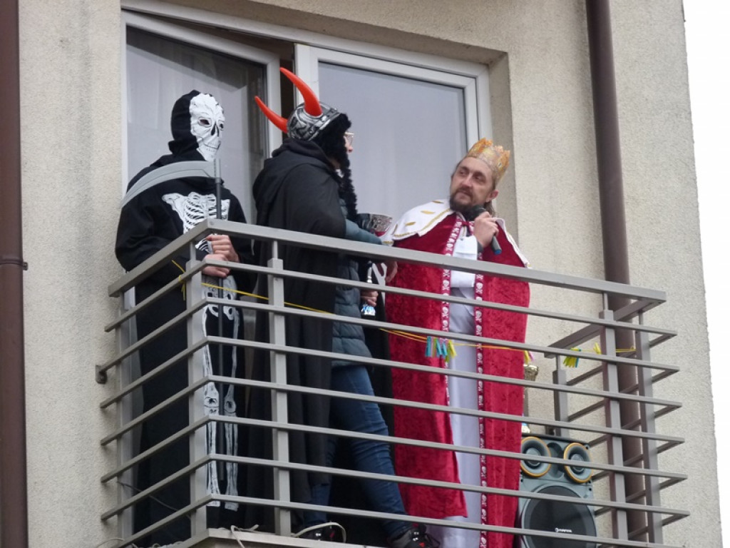 Królewski korowód na ulicach Głowna