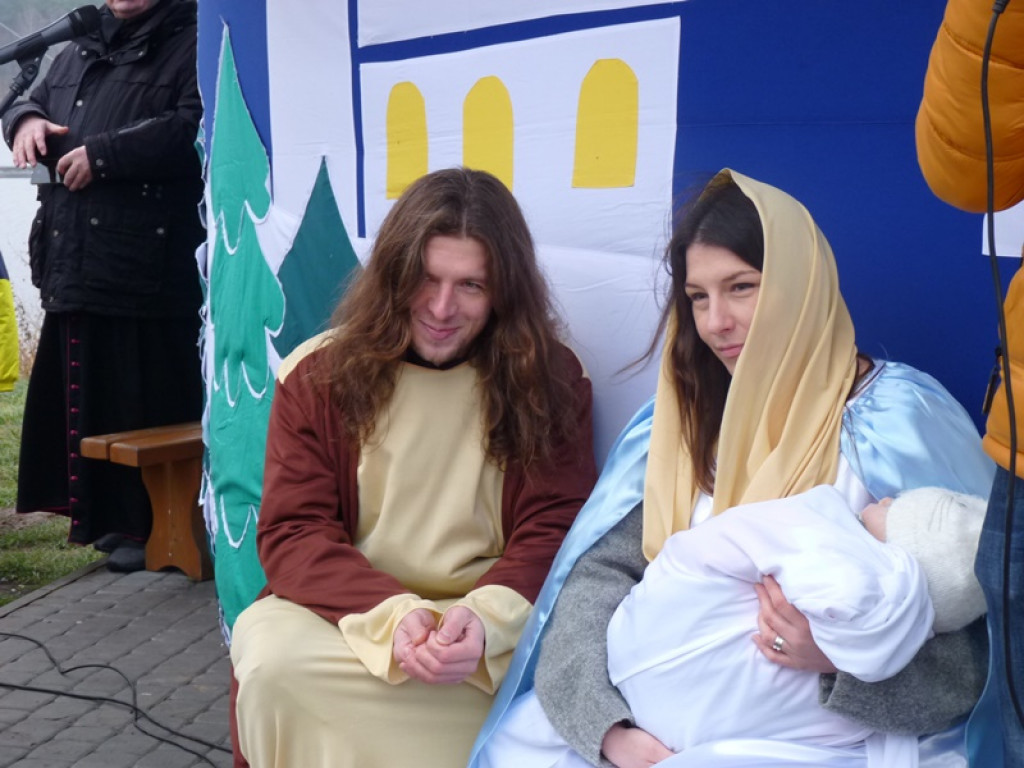 Królewski korowód na ulicach Głowna